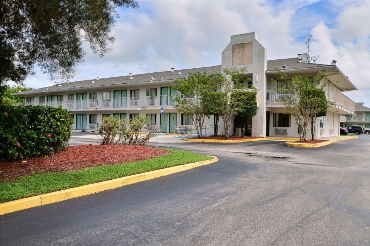 Motel 6-Ft. Pierce, Fl Форт Пиърс Екстериор снимка