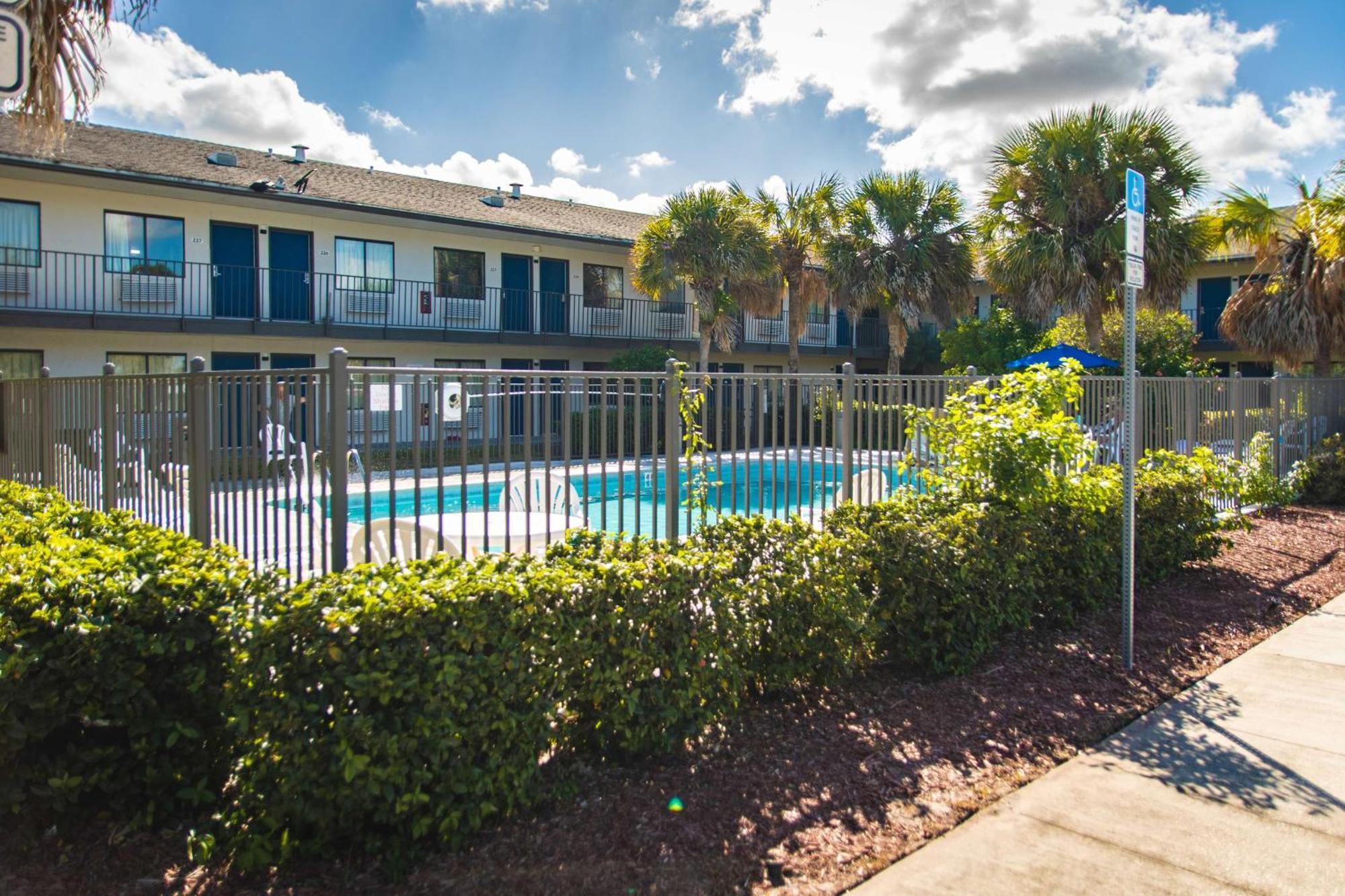 Motel 6-Ft. Pierce, Fl Форт Пиърс Екстериор снимка