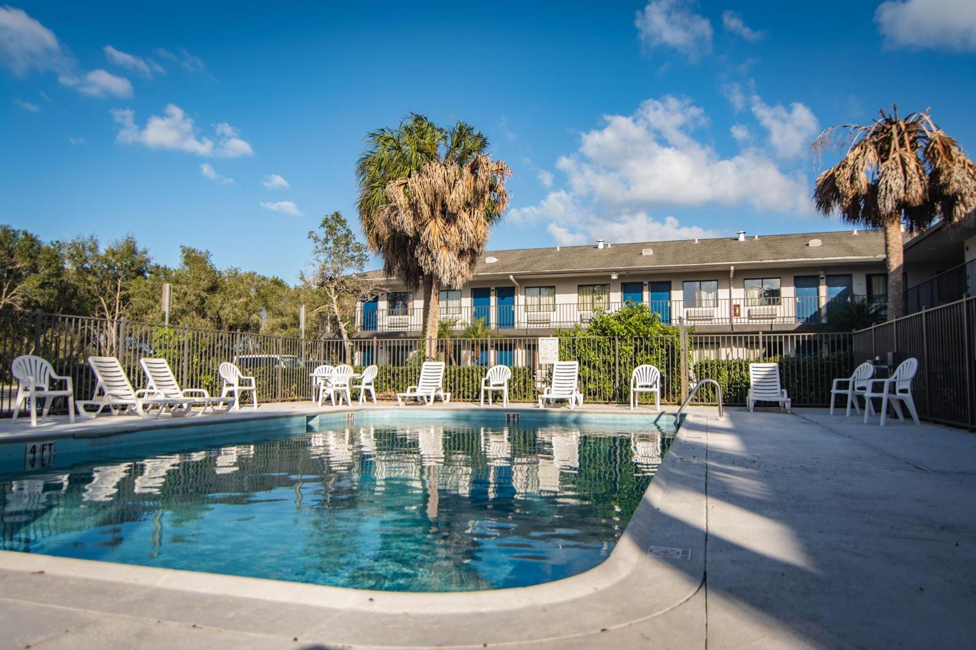 Motel 6-Ft. Pierce, Fl Форт Пиърс Екстериор снимка