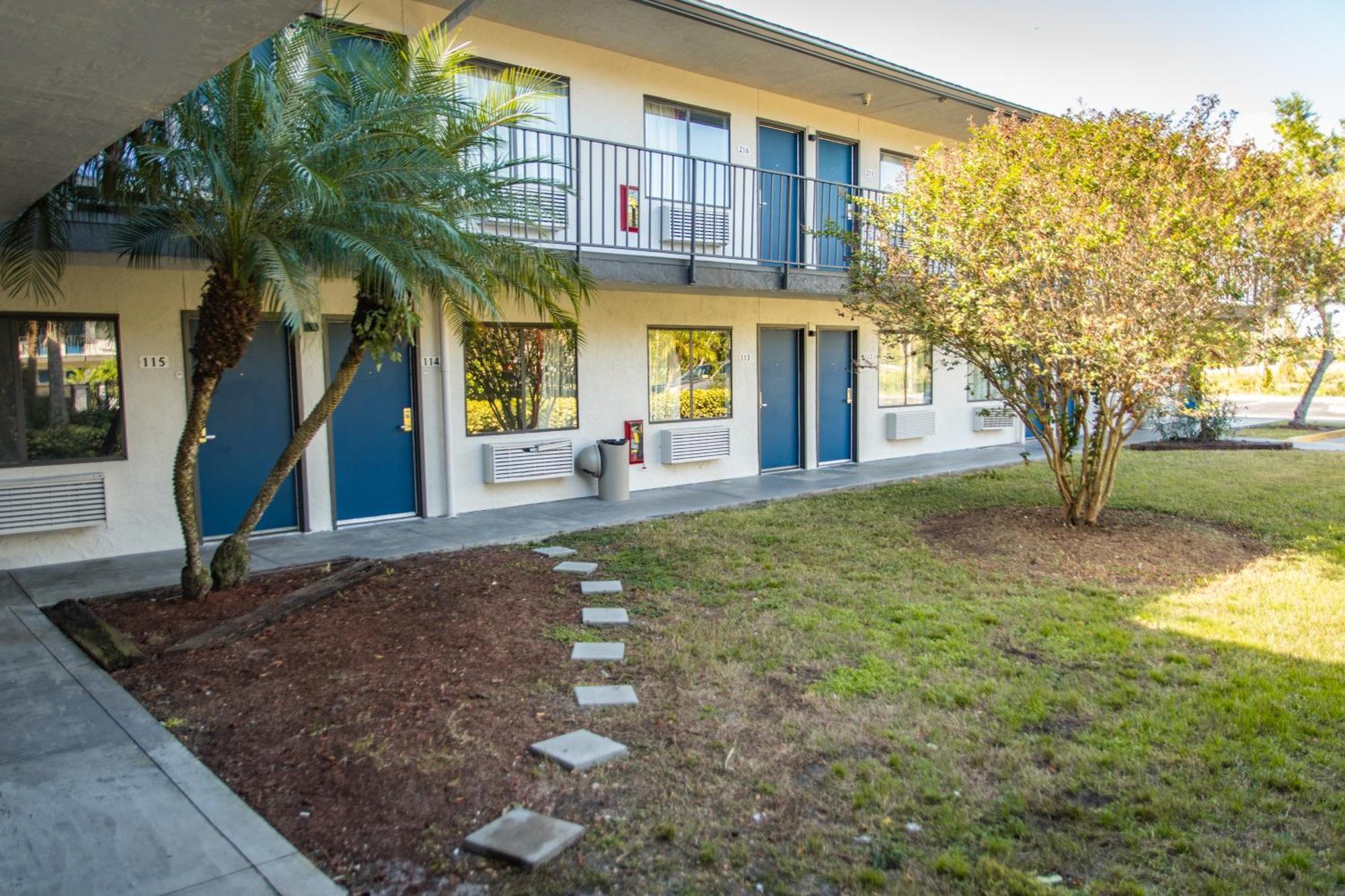 Motel 6-Ft. Pierce, Fl Форт Пиърс Екстериор снимка