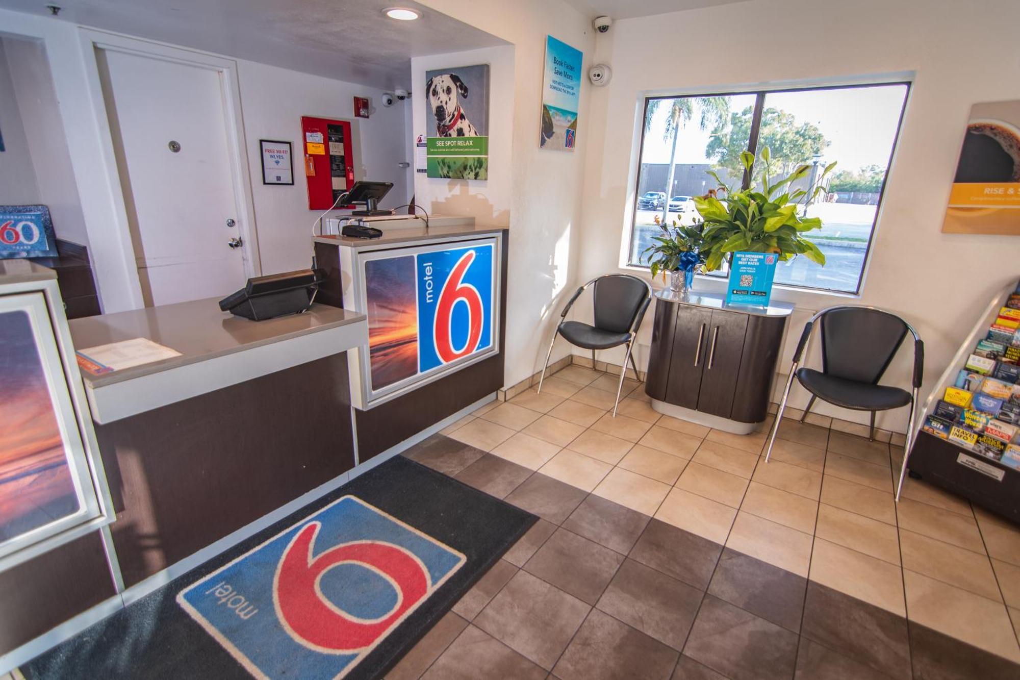 Motel 6-Ft. Pierce, Fl Форт Пиърс Екстериор снимка