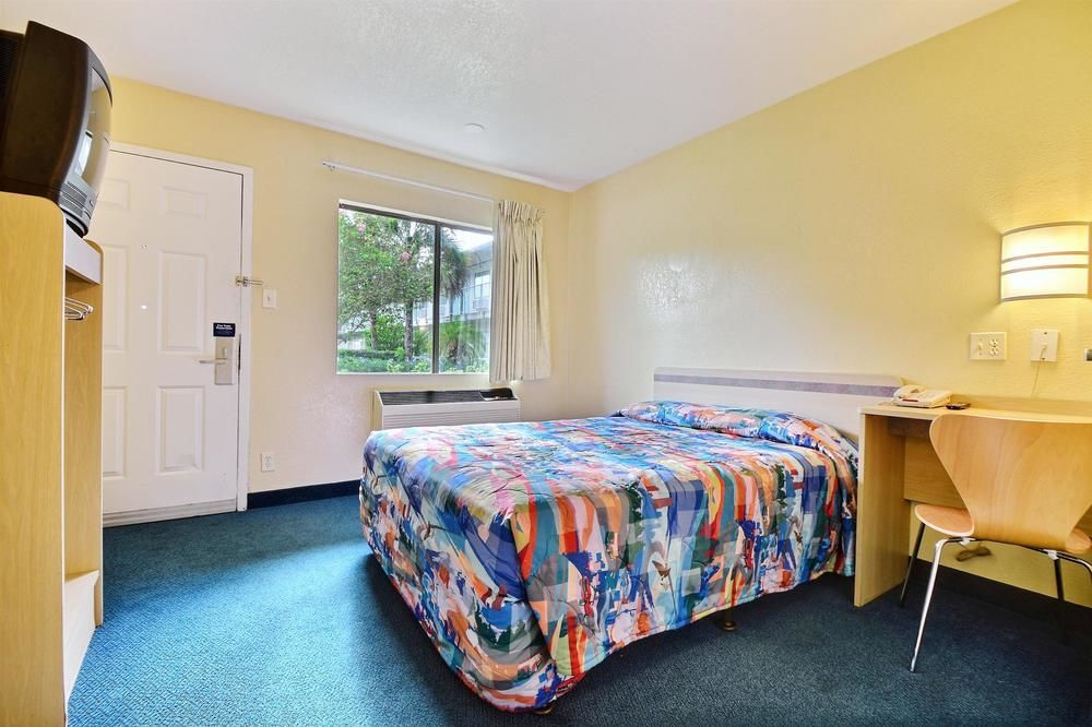 Motel 6-Ft. Pierce, Fl Форт Пиърс Екстериор снимка