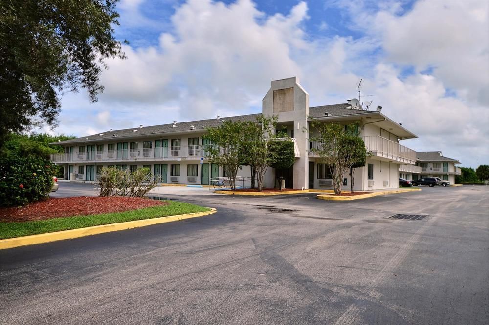 Motel 6-Ft. Pierce, Fl Форт Пиърс Екстериор снимка
