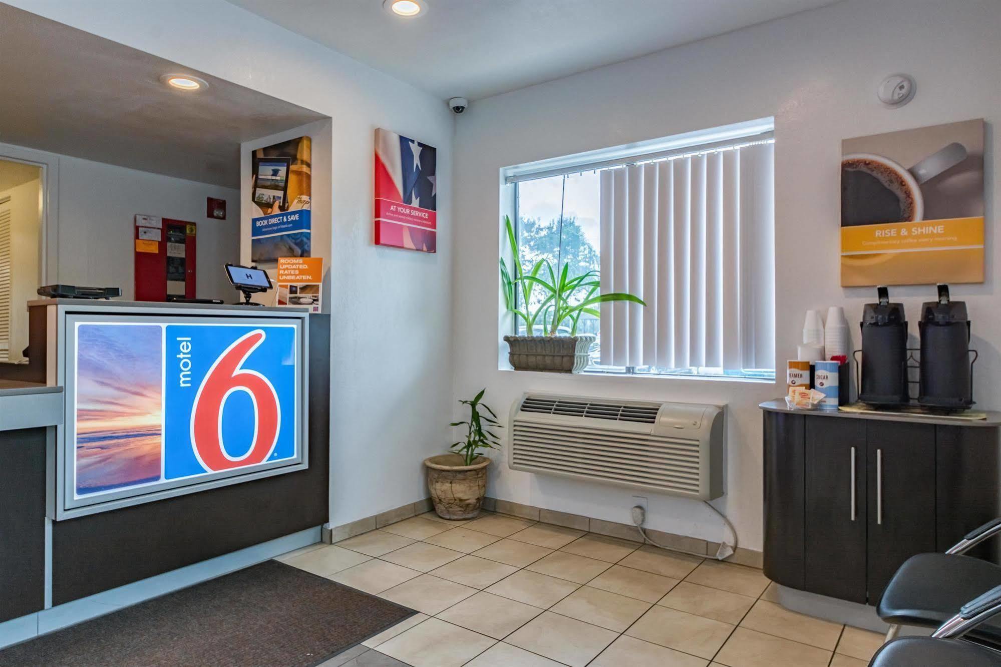 Motel 6-Ft. Pierce, Fl Форт Пиърс Екстериор снимка
