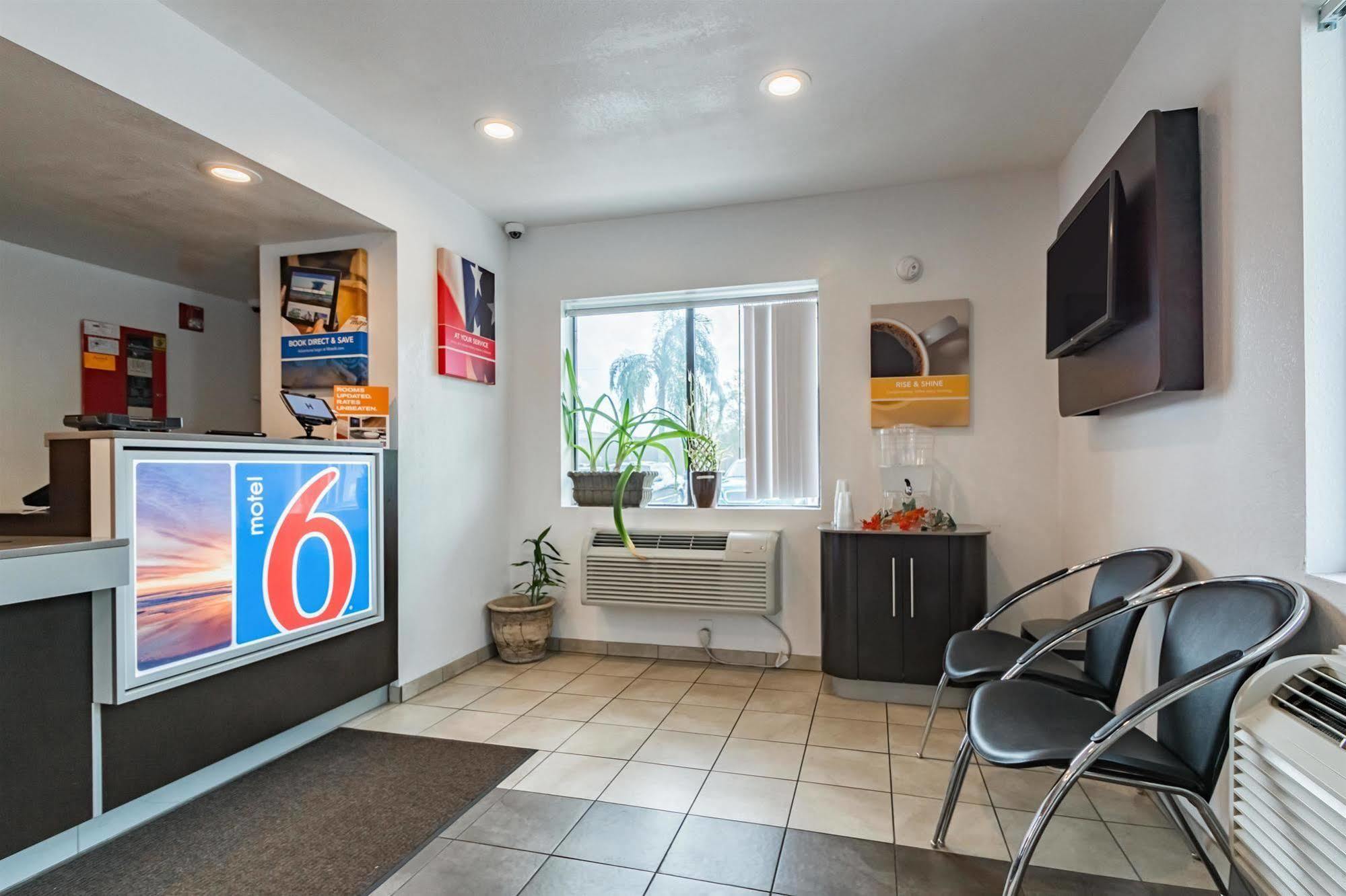 Motel 6-Ft. Pierce, Fl Форт Пиърс Екстериор снимка